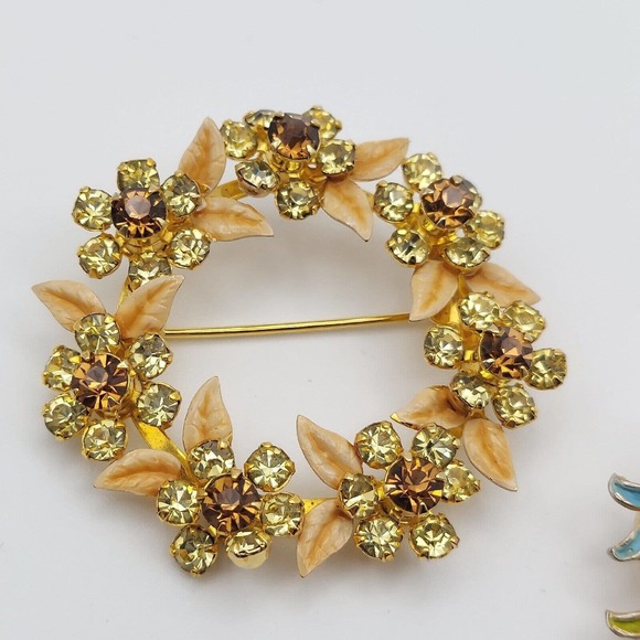 Floral Wreath Brooch Lot of 2 Enamel Rhinestone Round Flower Pins Multi Tone - Picture 2 of 7